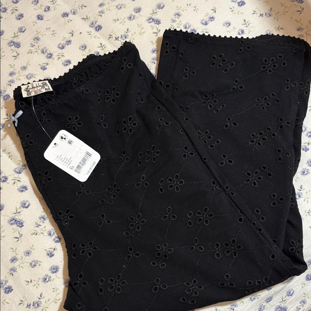 NWT Intimately FP Full Bloom Eyelet Capris, XS